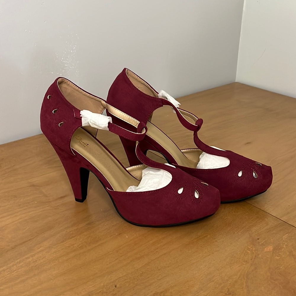 BNIB Vintage-Style High Heels Size 11